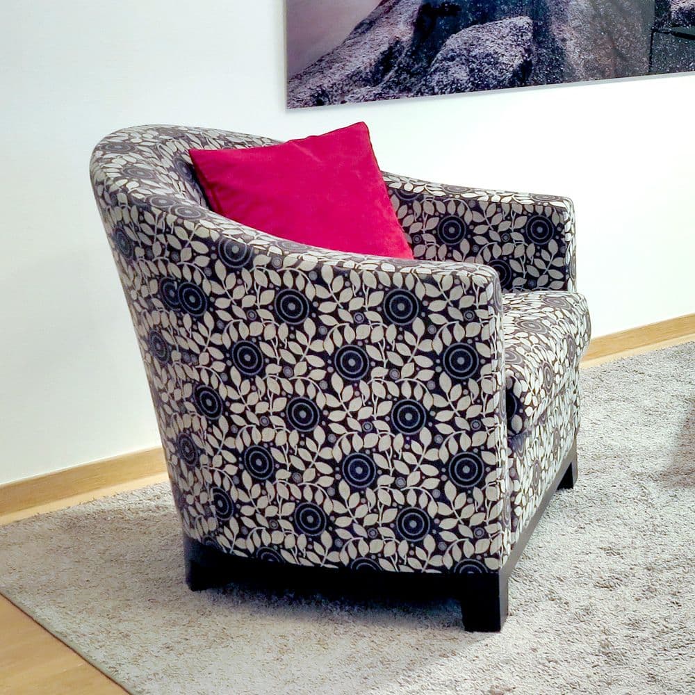 SOFA CHAIRS WITH RED CUSHIONS